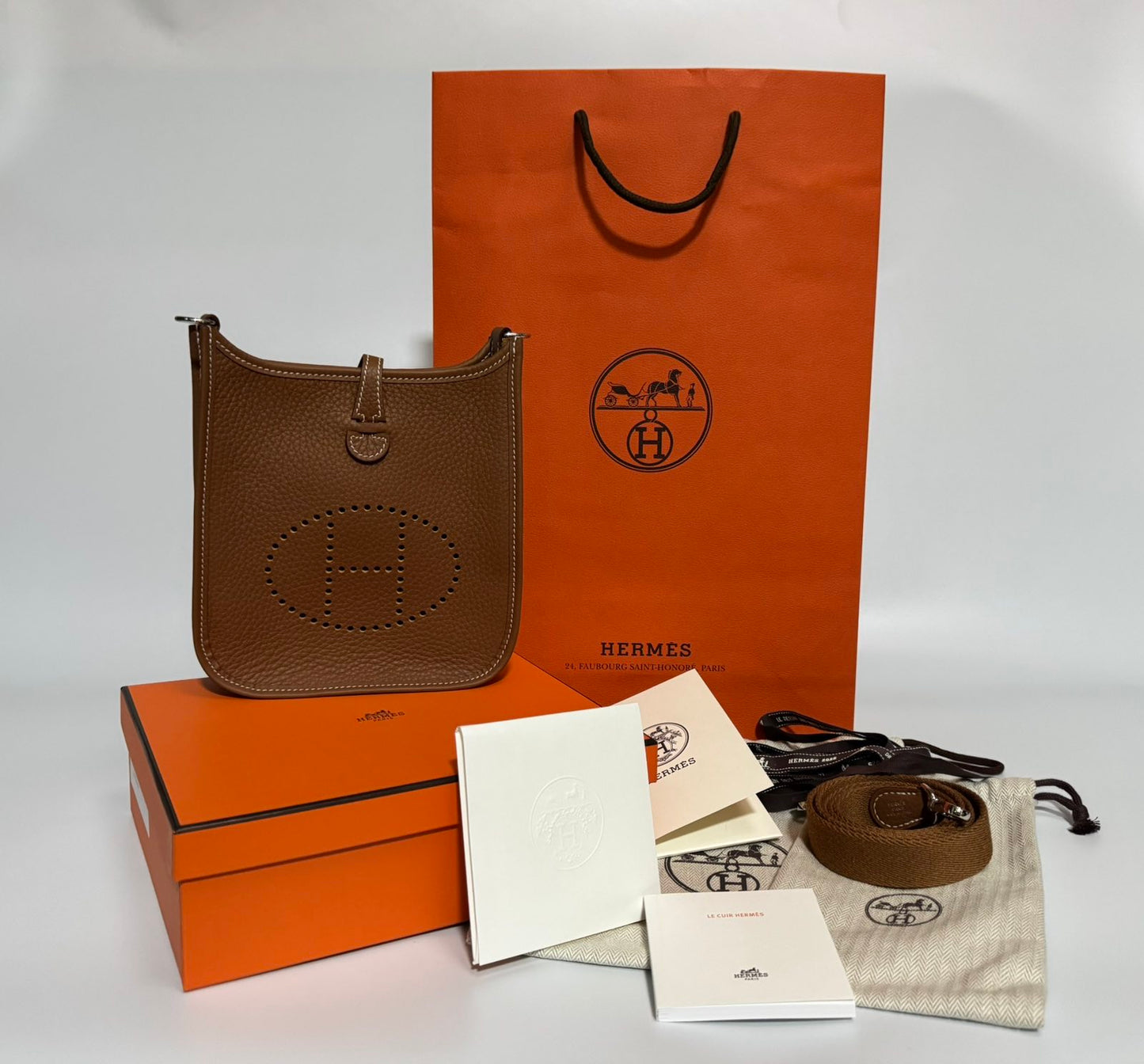 Hermes Authentic Evelyn Bag Taurillon Clemence Leather