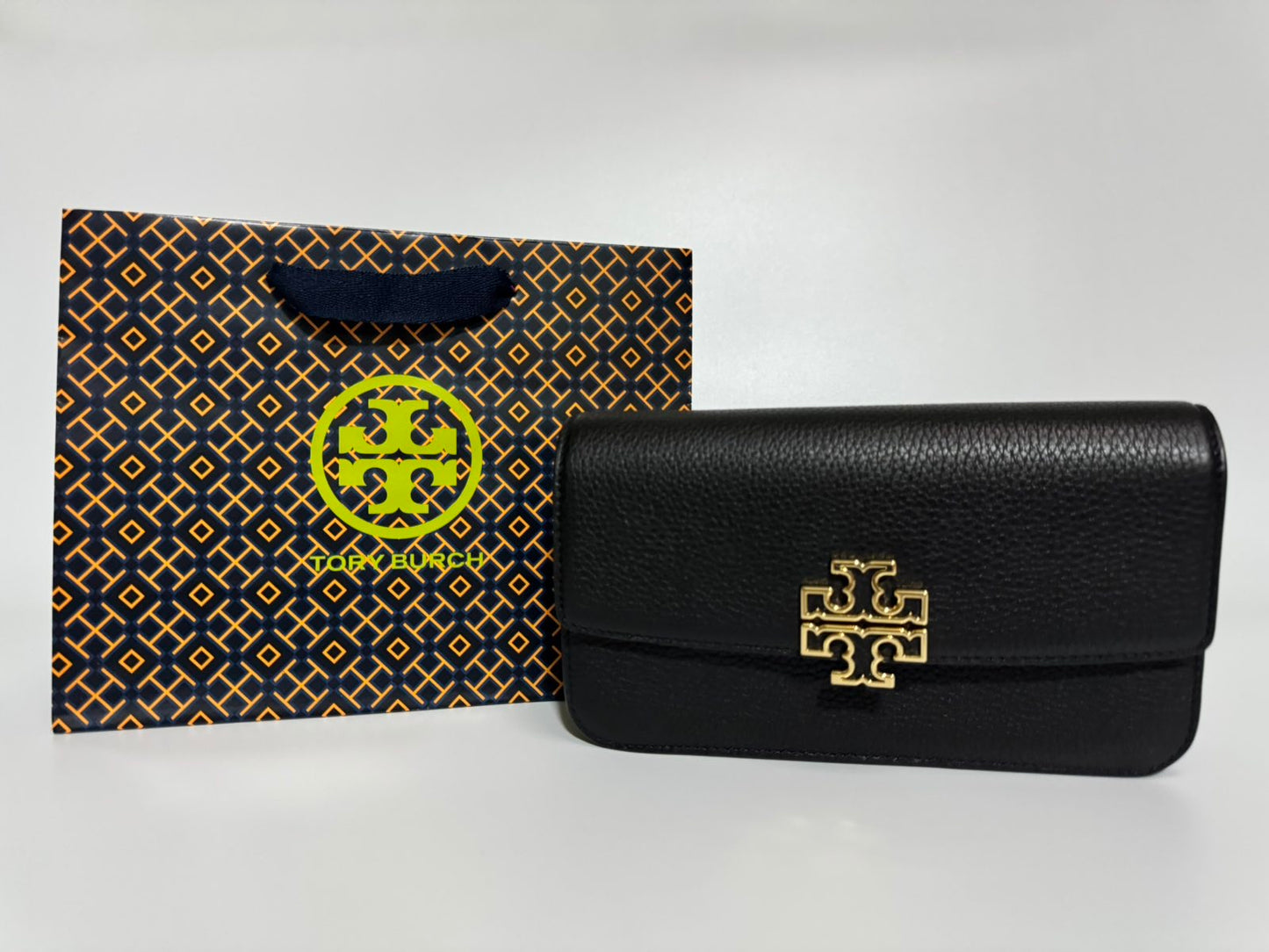 Tory Burch Britten Chain Wallet with Wristlet Leather Crossbody (Black)